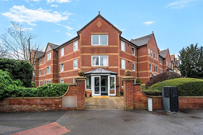 2 Bedroom Flat For Sale In Summertown, Oxford, OX2