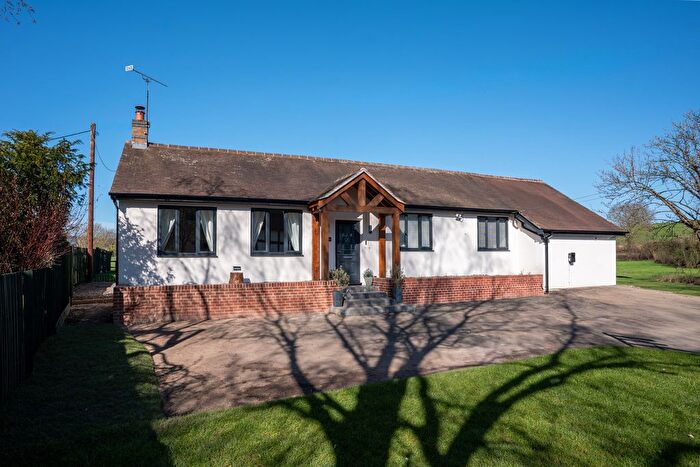 4 Bedroom Detached Bungalow For Sale In Porters Mill Ladywood Droitwich, Worcestershire, WR9
