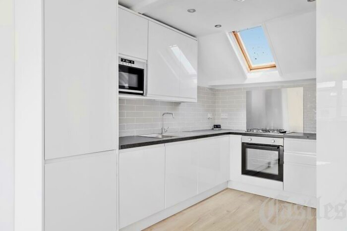 2 Bedroom Apartment To Rent In Finsbury Park Road, Finsbury Park, N4
