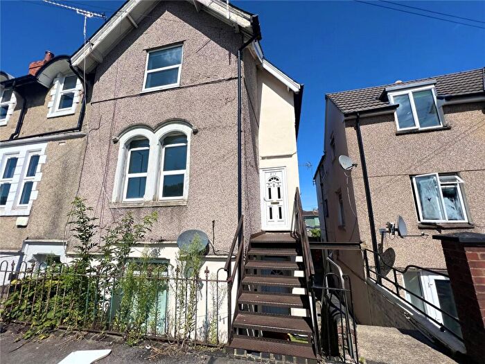 1 Bedroom Apartment To Rent In Kingshill Road, Swindon, Wiltshire, SN1