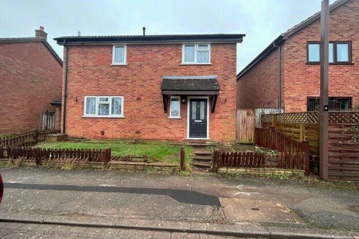 3 Bedroom Detached House To Rent In Broomlee, Milton Keynes, MK13