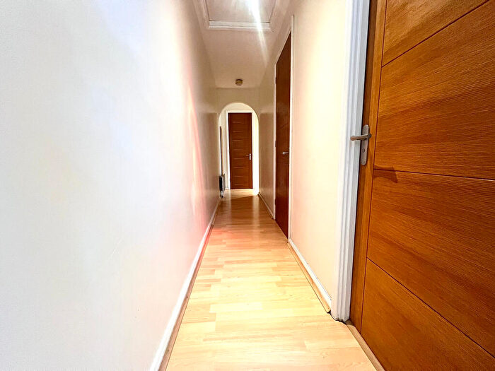 2 Bedroom Flat To Rent In Cuthberga Close, Barking, IG11