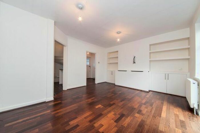 3 Bedroom Cottage To Rent In Creswick Walk, Hampstead Garden Suburb, NW11