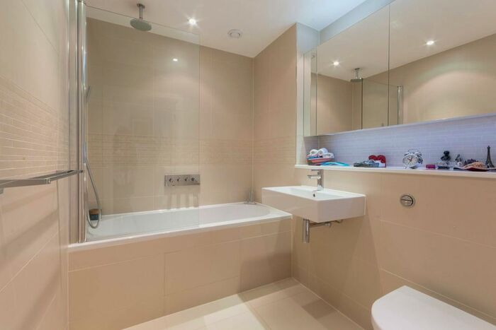 2 Bedroom Flat To Rent In Pump House Crescent, Brentford, TW8