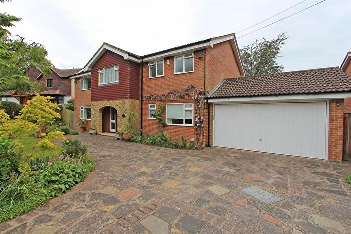 4 Bedroom Detached House To Rent In Epsom, KT17