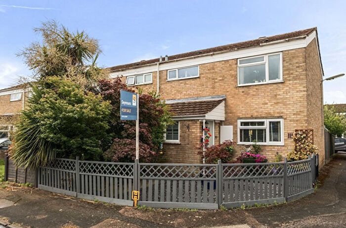 3 Bedroom End Of Terrace House For Sale In Walton-On-Thames, Surrey, KT12