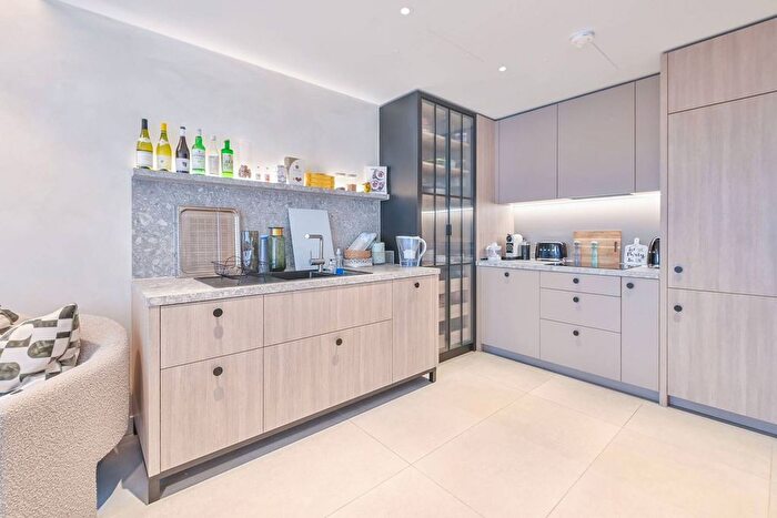 2 Bedroom Flat To Rent In Capella Court, King's Cross, London, N1C