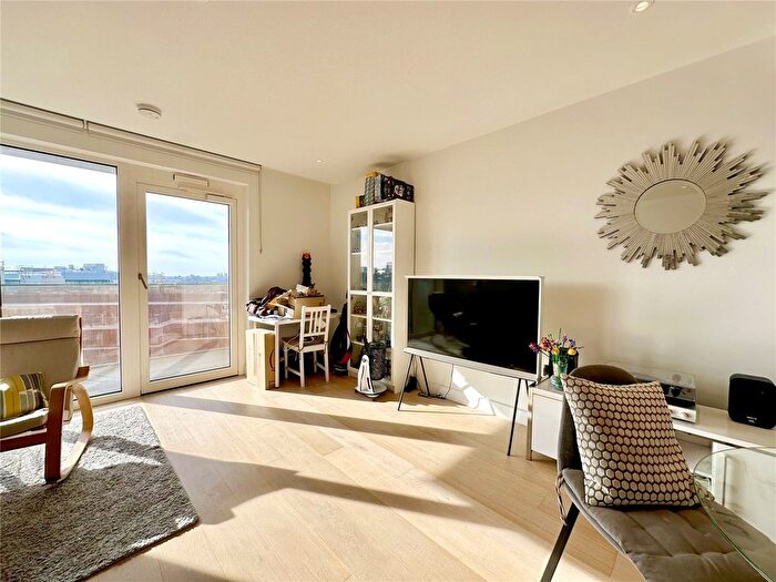 1 Bedroom Flat To Rent In Belvedere Row, Fountain Park Way, White City Living, W12