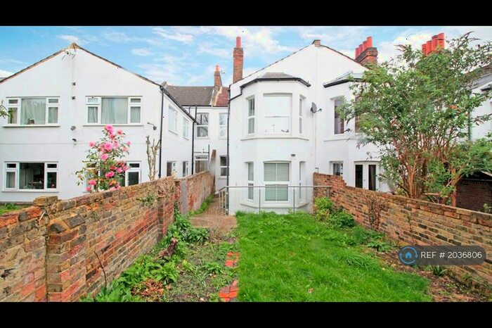 2 Bedroom Flat To Rent In Comerford Road, London, SE4