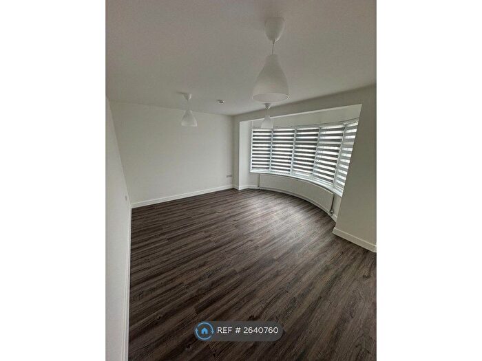 3 Bedroom Maisonette To Rent In Tottenhall Road, London, N13