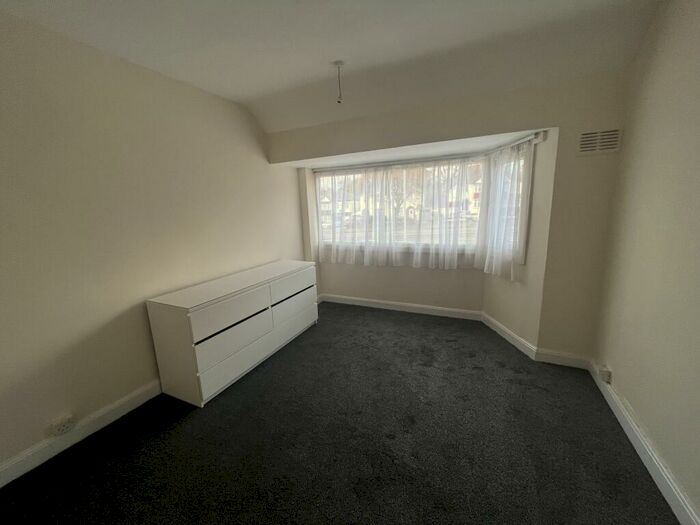 4 Bedroom House To Rent In Wolverhampton Road, Oldbury, B68