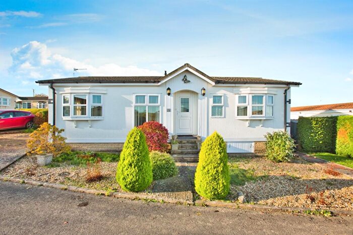 2 Bedroom Park Home For Sale In Yeovil Marsh Park, Yeovil Marsh, Yeovil, BA21