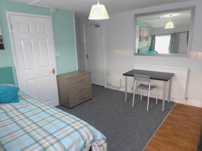 Flat To Rent In Carey Street, Reading, RG1