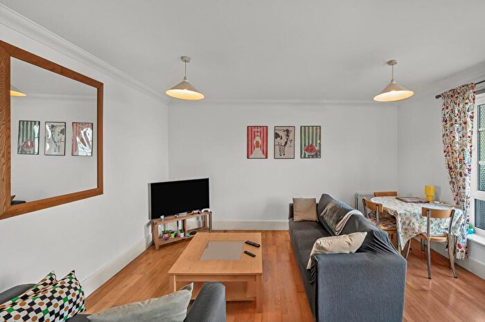 1 Bedroom Flat For Sale In Dunbar Wharf, - Narrow Street, E14