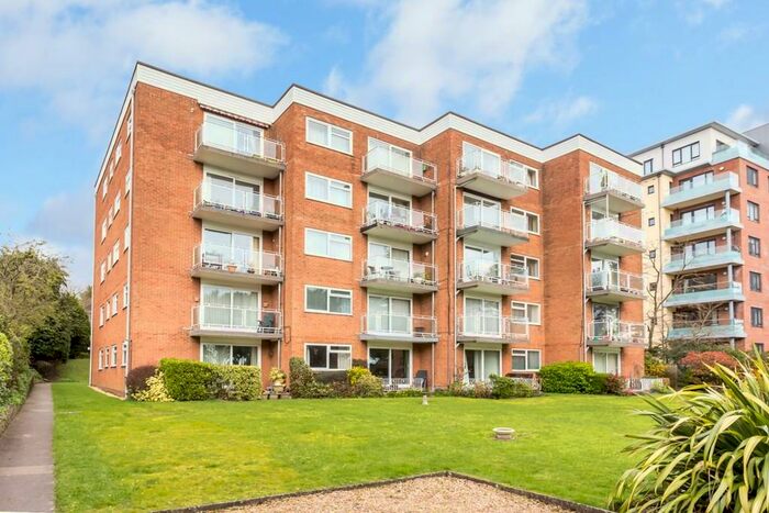 2 Bedroom Apartment To Rent In Parkstone Road, Poole, BH15