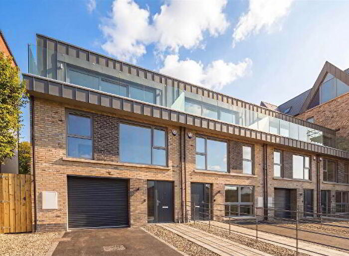 4 Bedroom TownHouse For Sale In Townhouse With Private Elevator, Priory Gate, Holywood, BT18