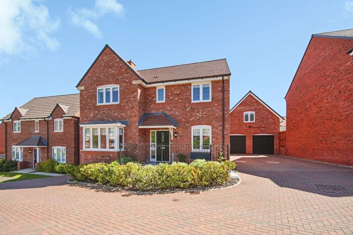 5 Bedroom Detached House For Sale In Martin Drive, Kenilworth, CV8