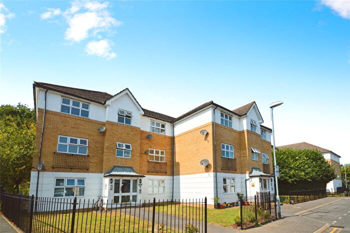 2 Bedroom Flat To Rent In Hillary Drive, Isleworth, Middlesex, TW7