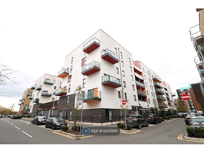 2 Bedroom Flat To Rent In Priory Court, Romford, RM7