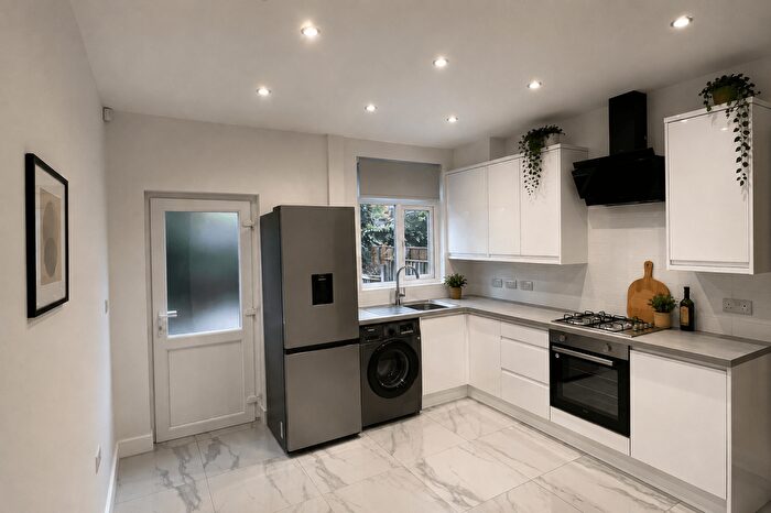 2 Bedroom Terraced House To Rent In Radford Boulevard, Radford, Nottingham, NG7