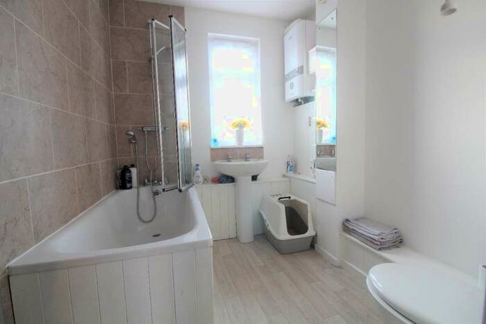 2 Bedroom Property To Rent In Collingwood Close Peacehaven, BN10