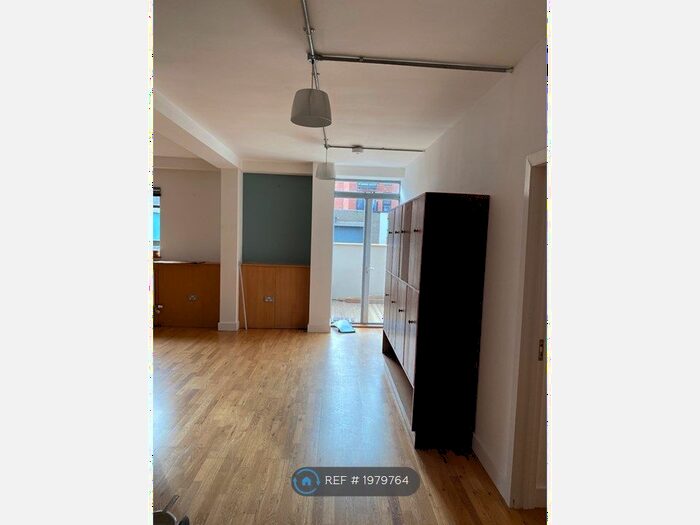 2 Bedroom Flat To Rent In Lofts, Bristol, BS2