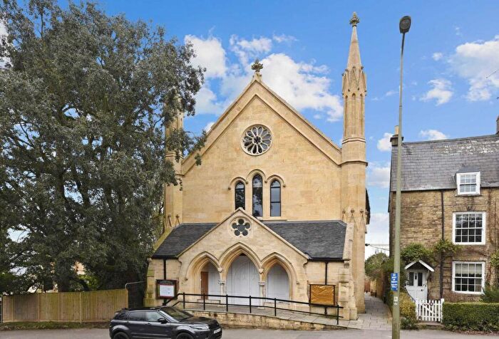 2 Bedroom Apartment To Rent In New Street, Chipping Norton, OX7