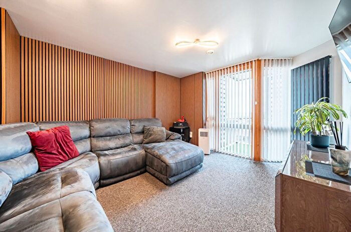 2 Bedroom Flat For Sale In Emma House, Market Link, Romford, RM1