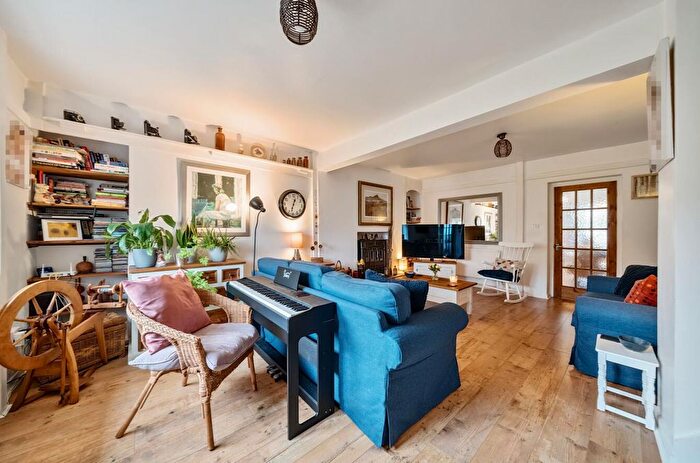 3 Bedroom Cottage For Sale In Vivians Row, Morriston, Swansea, SA6