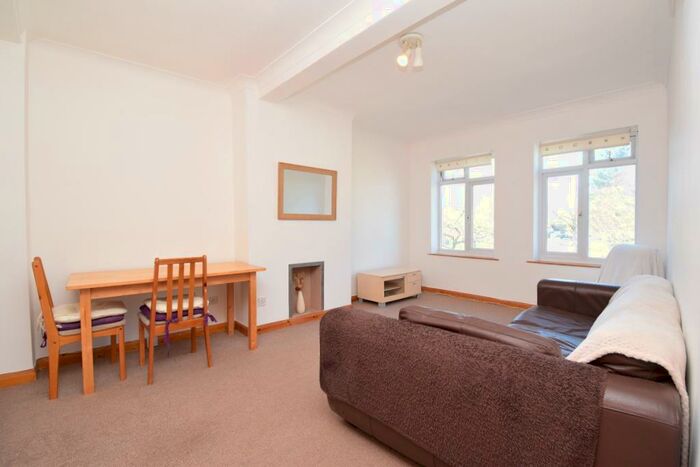 2 Bedroom Flat To Rent In Shaftesbury Circle, Shaftesbury Avenue, Harrow, Greater London, HA2