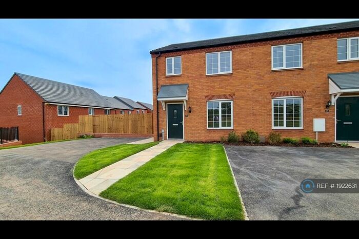 3 Bedroom End Of Terrace House To Rent In Fowler Road, Edwalton, Nottingham, NG12