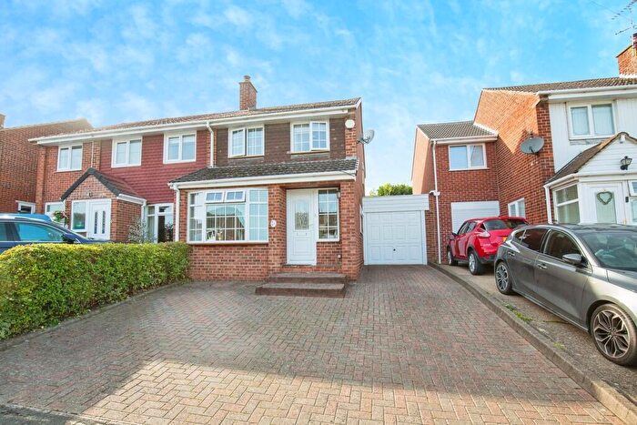 3 Bedroom Semi-Detached House For Sale In Chaytor Road, Polesworth, B78