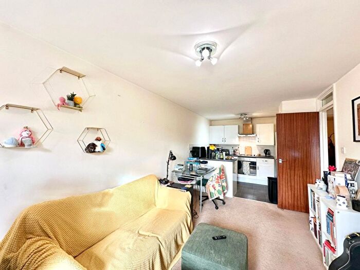 1 Bedroom Flat To Rent In St. John`S Avenue, Wandsworth, SW15