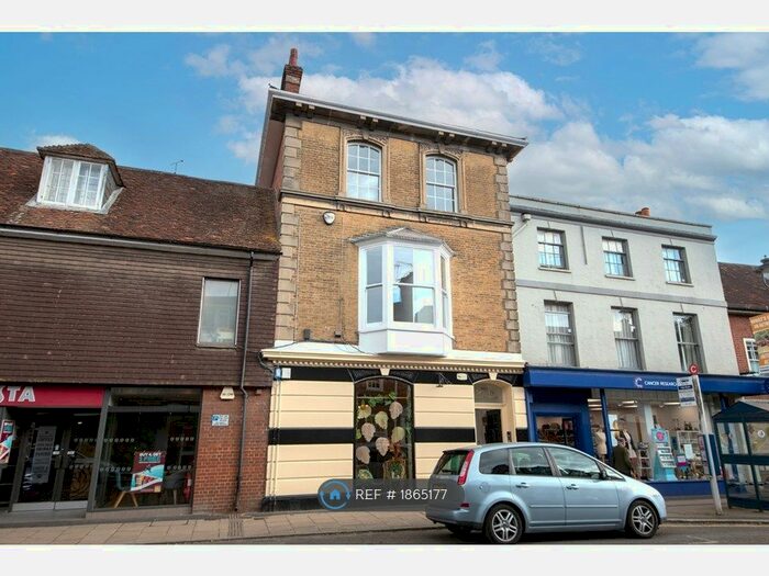 2 Bedroom Flat To Rent In High Street Alton, Alton, GU34