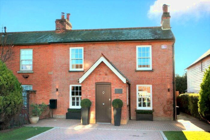 3 Bedroom House To Rent In Northfield Farm Mews, Cobham, KT11