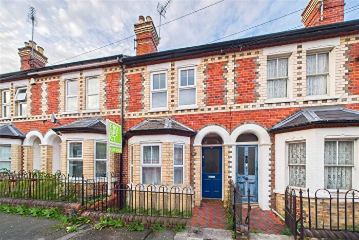 3 Bedroom Terraced House For Sale In Cardigan Gardens, Reading, Berkshire, RG1