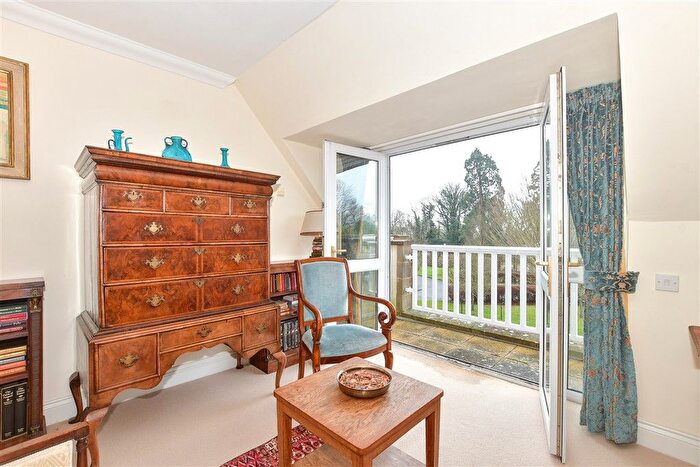 2 Bedroom Flat For Sale In Hett Close, Ardingly, Haywards Heath, West Sussex, RH17
