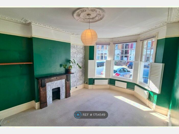 2 Bedroom Flat To Rent In Rosenthal Road, London, SE6