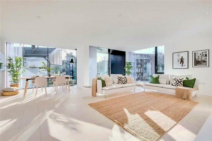 3 Bedroom Apartment To Rent In Latitude House, Oval Road, London, NW1