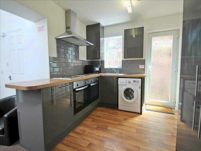 5 Bedroom Property To Rent In Queens Avenue, Canterbury, Kent, CT2