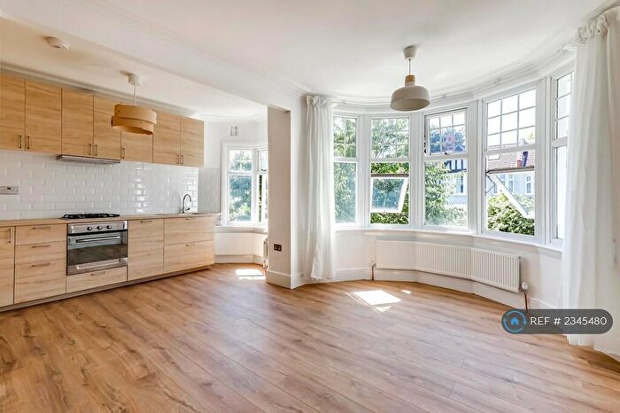 1 Bedroom Flat To Rent In Lodge Drive, Palmers Green, N13