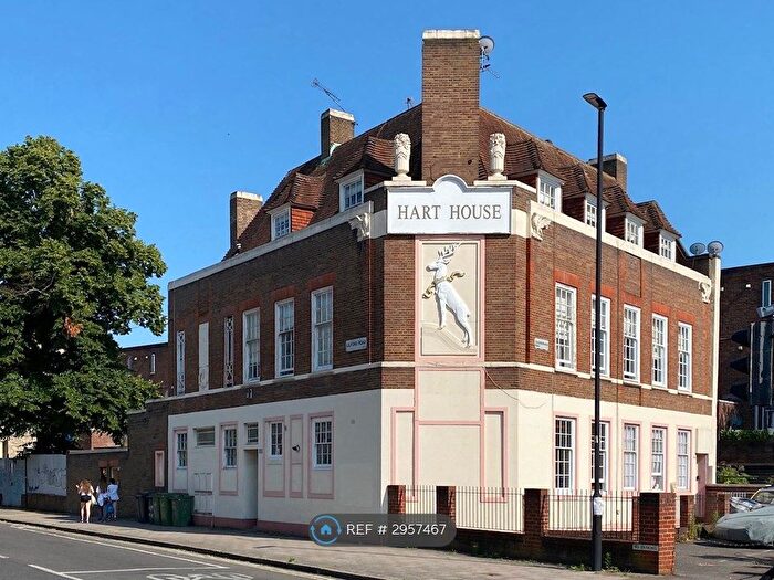 3 Bedroom Flat To Rent In Lilford Road, London, SE5