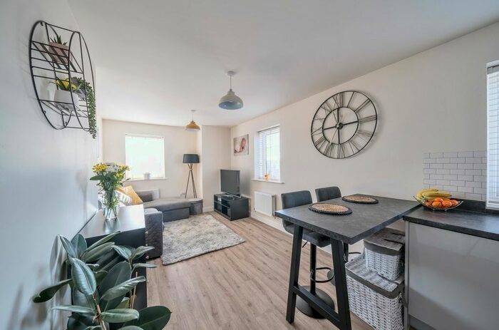 1 Bedroom Flat For Sale In Lark Lane, Harlow, CM17