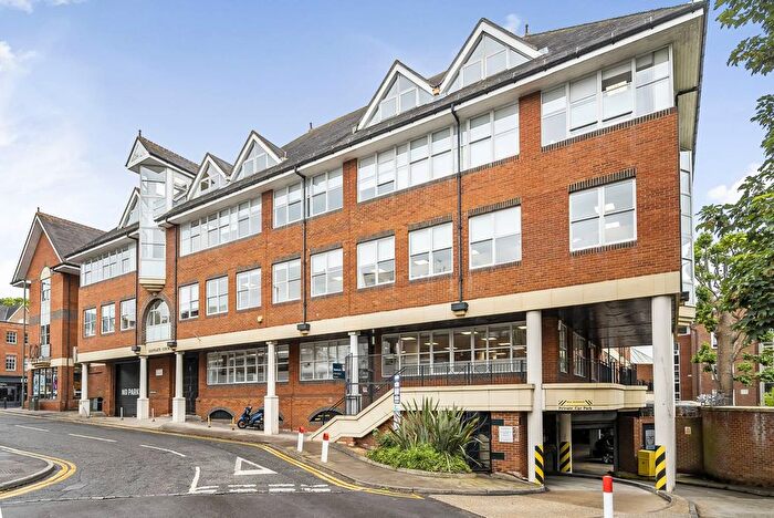 1 Bedroom Flat To Rent In High Street, Guildford, GU1