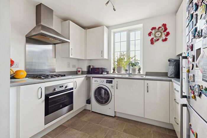 2 Bedroom Flat For Sale In Grange Road, Chalfont St. Peter, SL9