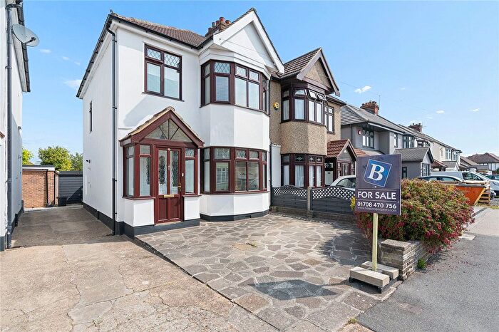 3 Bedroom Semi-Detached House For Sale In Stanley Road, Hornchurch, RM12