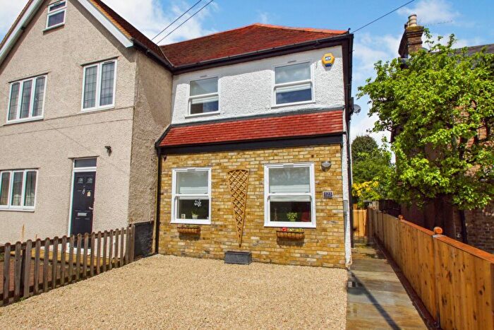 3 Bedroom House To Rent In Stomp Road, SL1