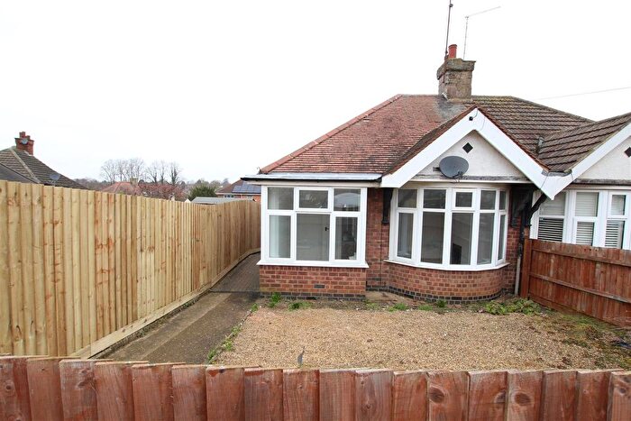 2 Bedroom Property To Rent In Masefield Way, Northampton, NN2