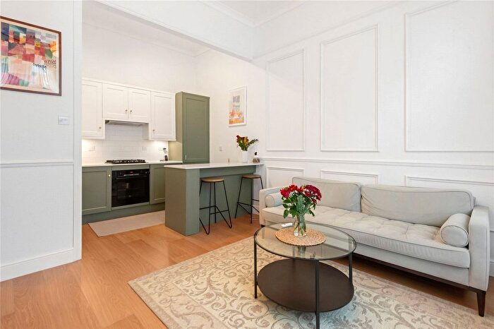2 Bedroom Flat For Sale In St. Leonards Road, London, W13