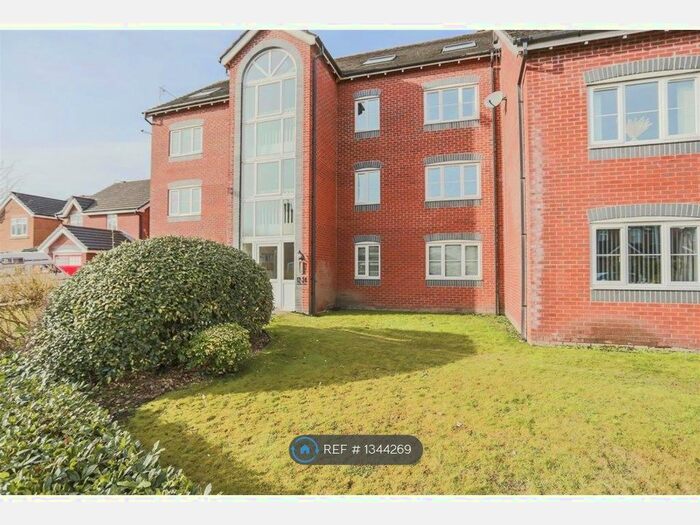 2 Bedroom Flat To Rent In Grasmere Drive, Bury, BL9